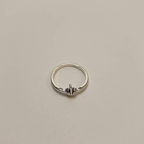 NWOT Adult Funny Silvertone Costume Ring Size 6 - Picture 5 of 5